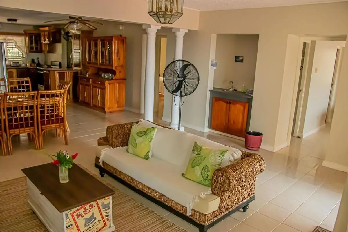 The Whyte House Villa -Luxury 6-Bedroom Retreat In Montego Bay Saint James 0*,