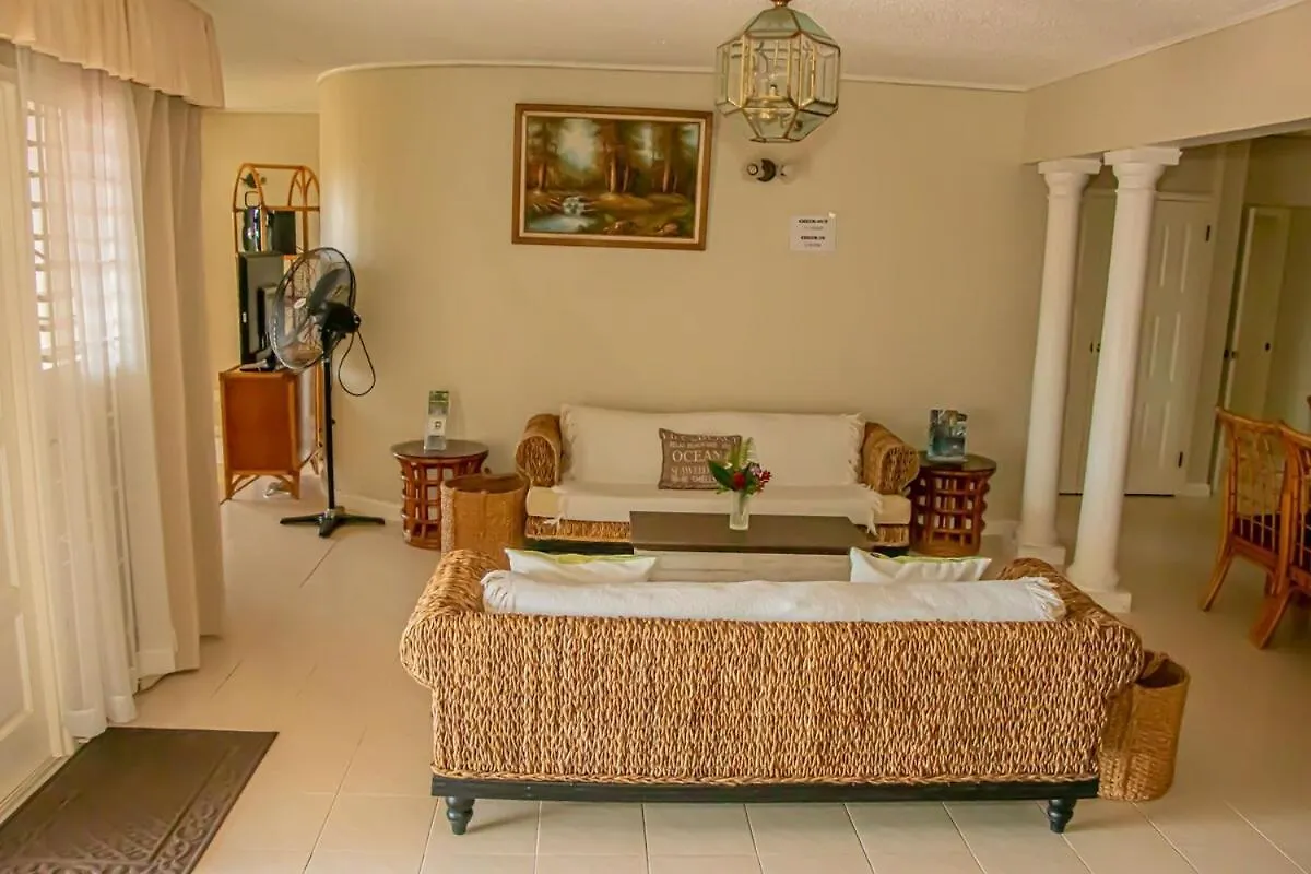 The Whyte House Villa -Luxury 6-Bedroom Retreat In Montego Bay Saint James