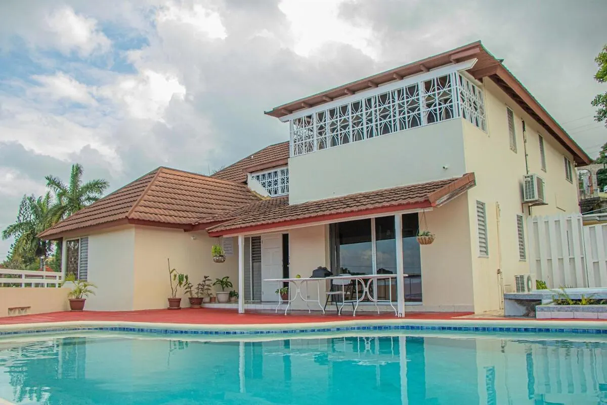 The Whyte House Villa -Luxury 6-Bedroom Retreat In Montego Bay Saint James
